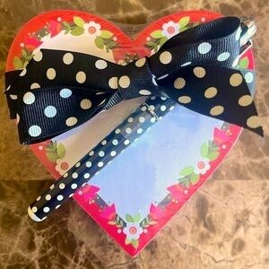 Brand New Hallmark Stationary Heart Red Polka Dot Floral 500-Sheet Note Pad Pen